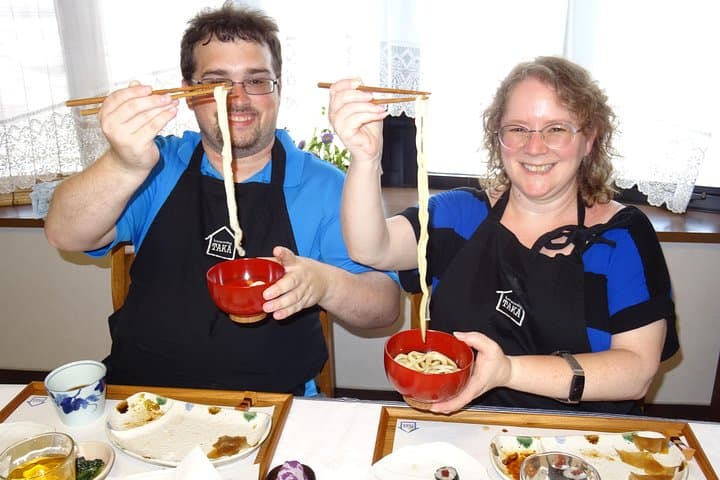 Experience all of Japanese culture and Japanese food experience classes "origami, udon, Japanese food, green tea, calligraphy" in 4 hours — photo 4