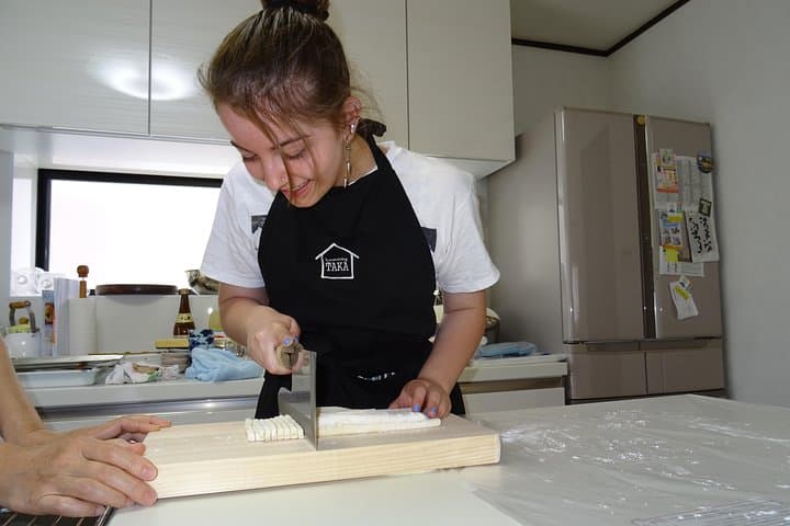 Experience all of Japanese culture and Japanese food experience classes "origami, udon, Japanese food, green tea, calligraphy" in 4 hours — photo 5