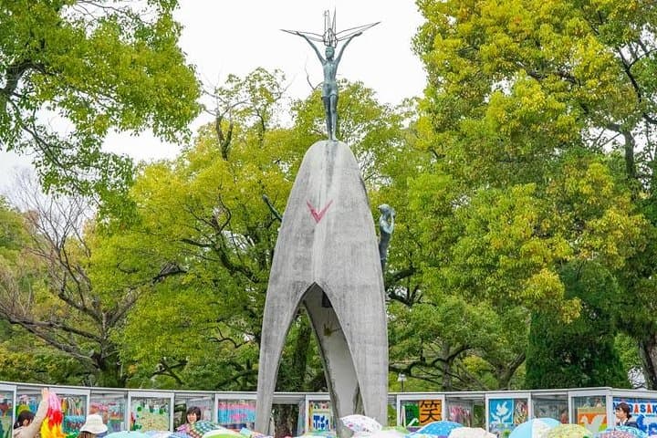 Private Tour - Recall the Memory of War in Hiroshima and Feel "Live" — photo 3