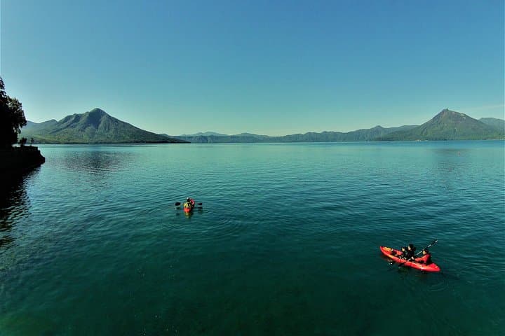 Japan's No. 1 Water Quality National Lake Shikotsu, Hokkaido's first landing clear kayak tour difficulty level (medium) — photo 3