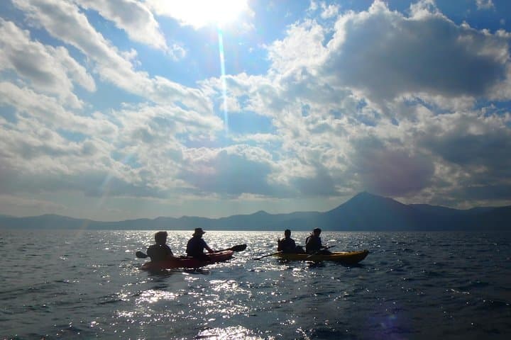 Japan's No. 1 Water Quality National Lake Shikotsu, Hokkaido's first landing clear kayak tour difficulty level (medium) — photo 6