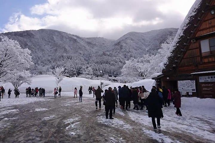 [One-day bus tour departing from Kanazawa Station] Shirakawa-go/Takayama tour platinum route bus tour — photo 12