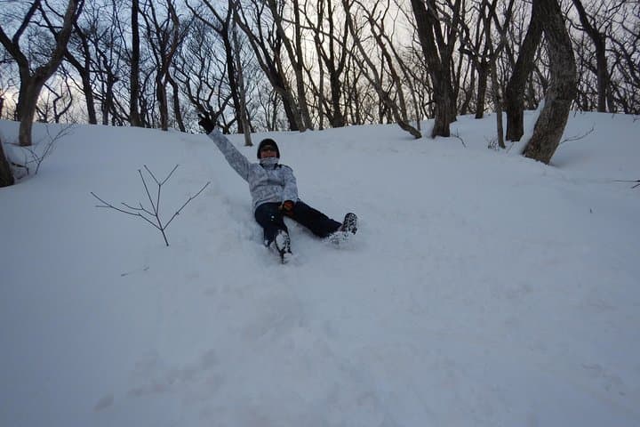 First snow play & snowshoe — photo 4