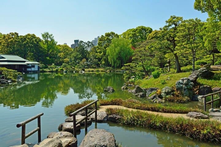 Tokyo Japanese Garden Lover's Private Tour with Government-Licensed Guide — photo 1