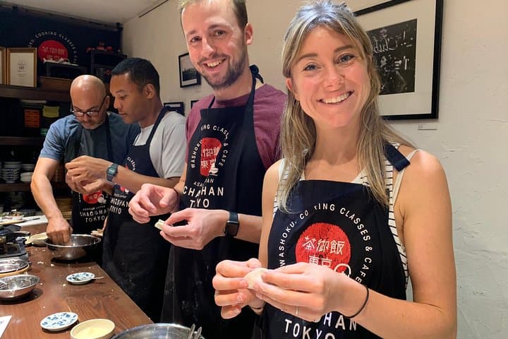 Asakusa Classic Ramen & Crispy Gyoza Cooking Class — photo 9