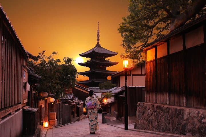 Carefree Private Exploration of Fushimi Inari, Gion, Kiyomizudera, and More — photo 11