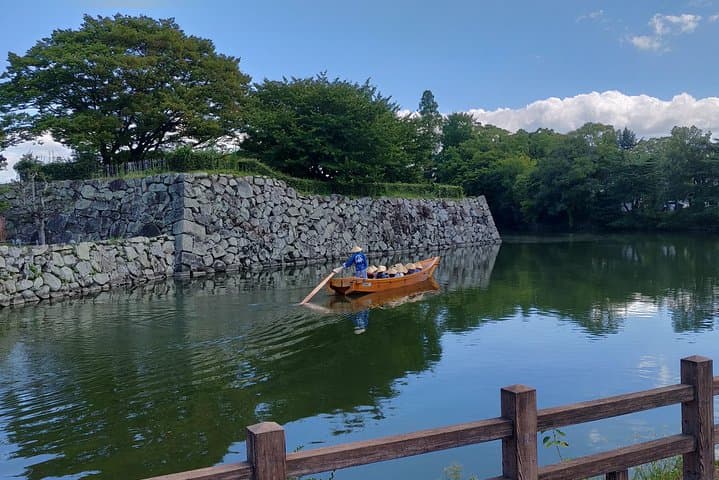 Himeji Castle Easy Bike Tour: Samurai History, Garden & Matcha — photo 15