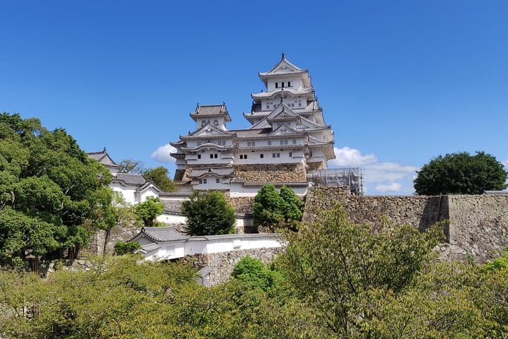 Himeji Castle Easy Bike Tour: Samurai History, Garden & Matcha — photo 17