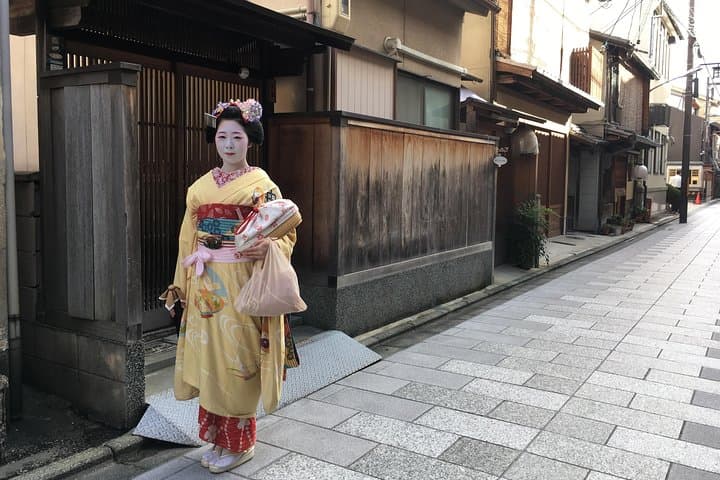 Gion Night Walking Tour — photo 5
