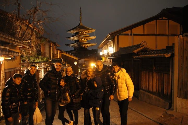 Kyoto night walk tour (Gion district) — photo 4