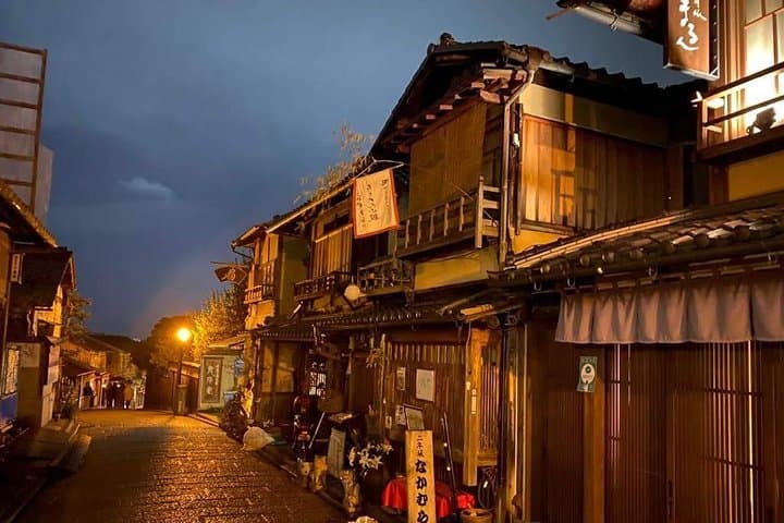 Kyoto night walk tour (Gion district) — photo 5