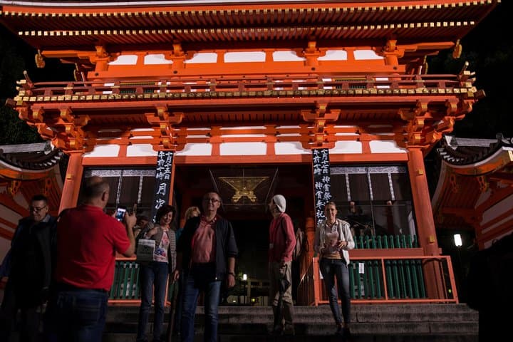 Guided Gion Tour: Explore Kyoto’s Historic Geisha District — photo 8