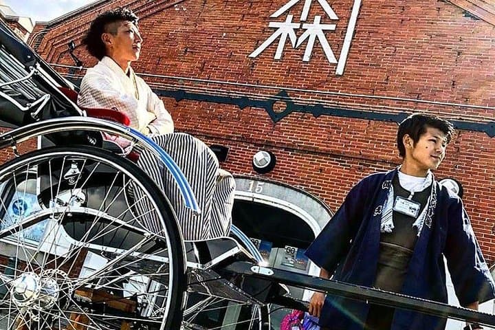 Dress Up High-Quality “Hakama” Kimono and 30-min Rickshaw Tour — photo 4