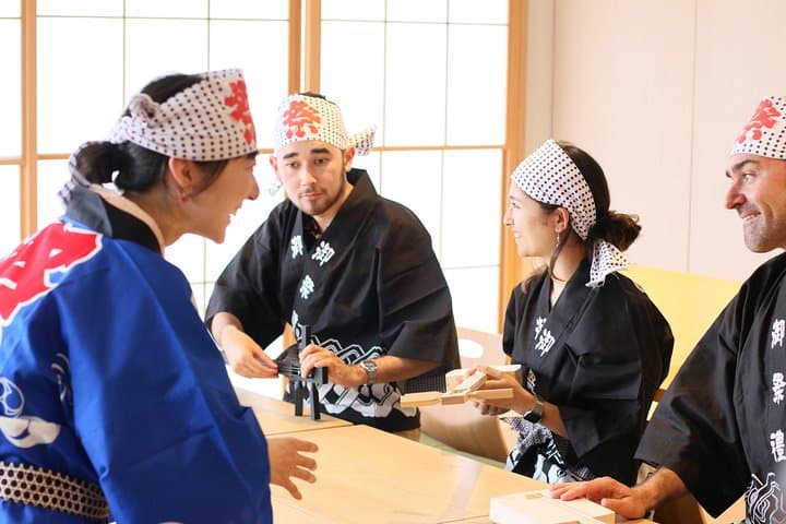 Easy for everyone! Now you can play handmade mini shamisen and show off to everyone! Musical instruments, sweets and live music — photo 2