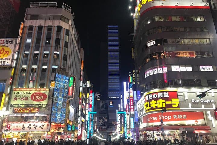 Night Walking Tour in Shinjuku — photo 7