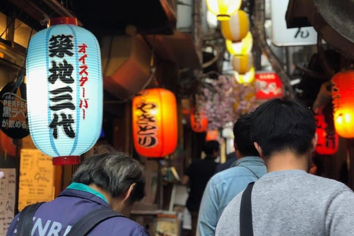 Shinjuku Golden Gai Food Tour in Spanish — photo 5