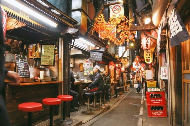 Shinjuku Golden Gai Food Tour in Spanish — photo 1