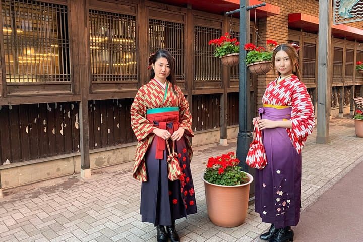 Dress Up High-Quality “Hakama” Kimono and 30-min Rickshaw Tour — photo 3