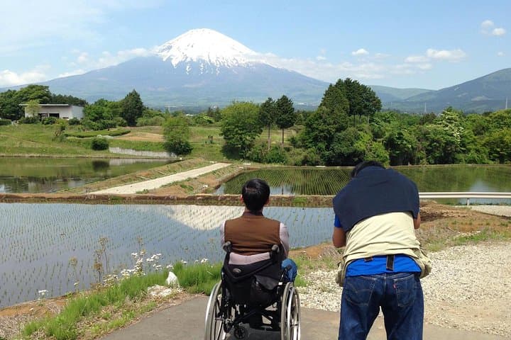 Barrier-Free Private Mt. Fuji Tour for Wheelchair Users — photo 2