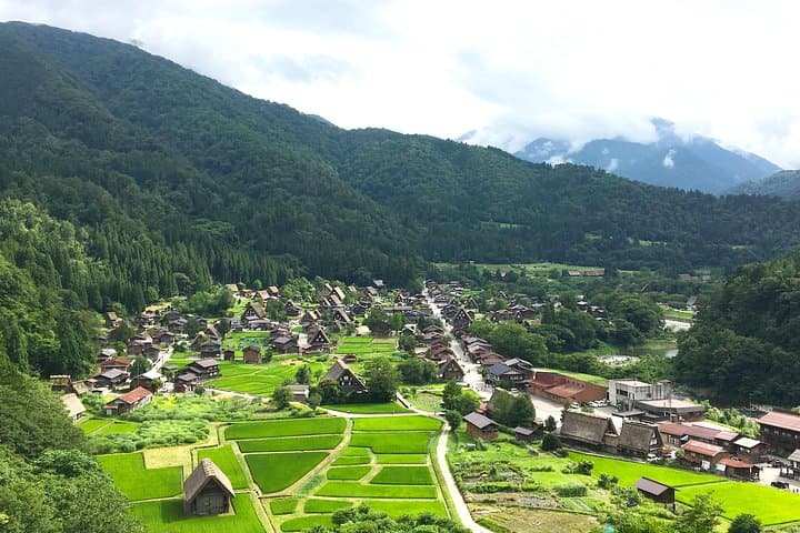 Shirakawa-go and Hida-Takayama Private Day Trip from Nagoya — photo 10