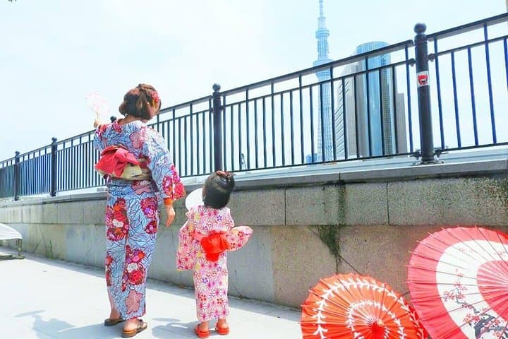 Ride a rickshaw wearing a kimono in Asakusa! Enjoy authentic traditional culture! — photo 4