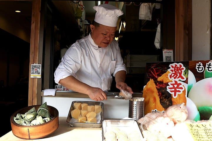 Private Yokohama Tour - History, Culture and Food — photo 4