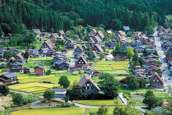 One-Way Bus from Takayama to Osaka via Shirakawago — photo 18