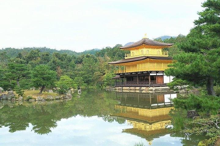 Kyoto Samurai and Geisha Town Private Walking Tour — photo 4