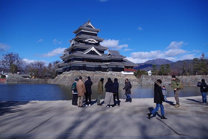 Matsumoto Castle, Sake & Local Bites Walking Tour — photo 16