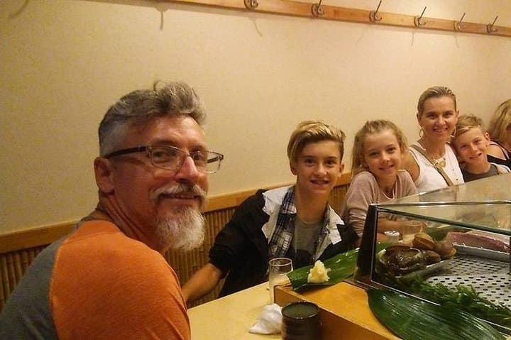Tuna auction at Toyosu Market with qualified guide and early morning tour of Tsukiji Outer Market — photo 5