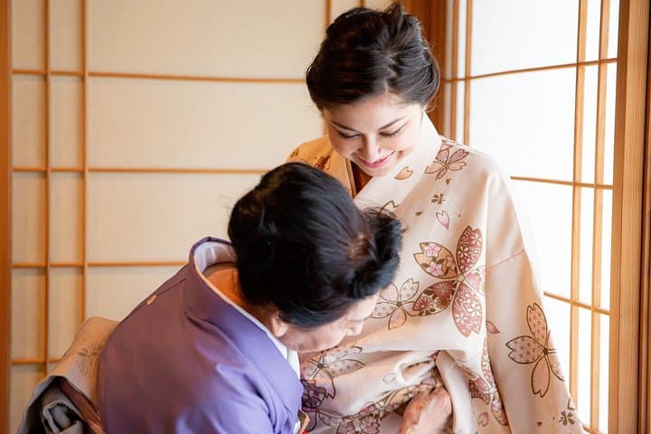 Tea ceremony experience with simple kimono in Okinawa — photo 3
