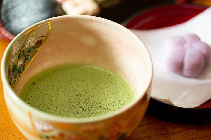 Tea ceremony experience with simple kimono in Okinawa — photo 9