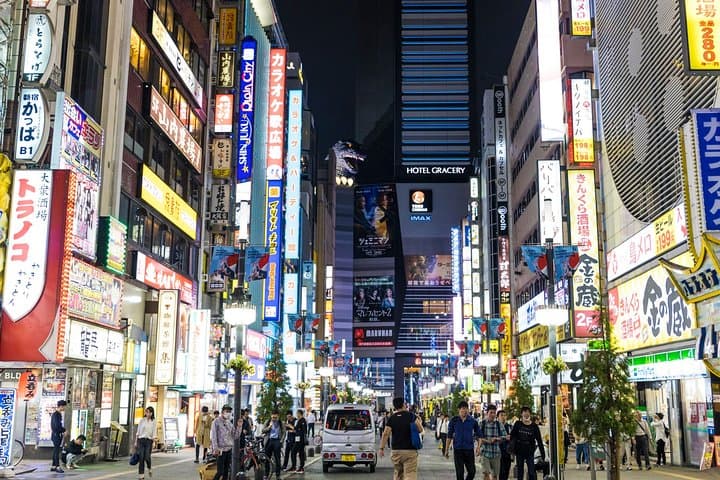 Shinjuku Golden Gai Food Tour in Spanish — photo 20