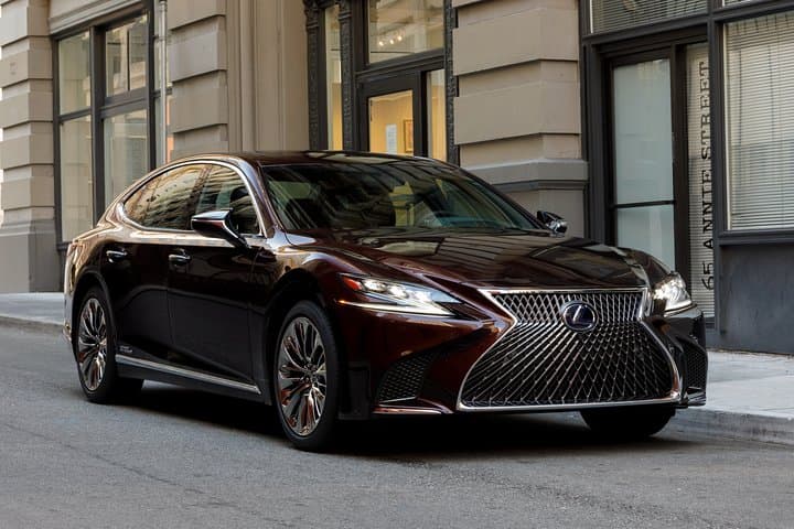 Airport Transfer: Tokyo City to Narita Airport NRT by Luxury Car