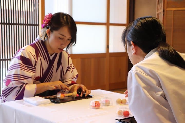 Experience with kimono! Castle Town Retro Tour Local Tour & Guide — photo 6