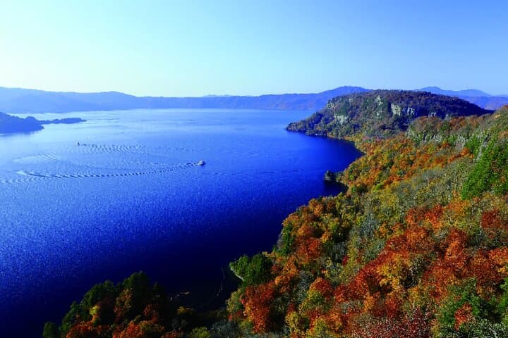 Oirase Gorge and Lake Towada Day Hike with Government-Licensed Guide — photo 3