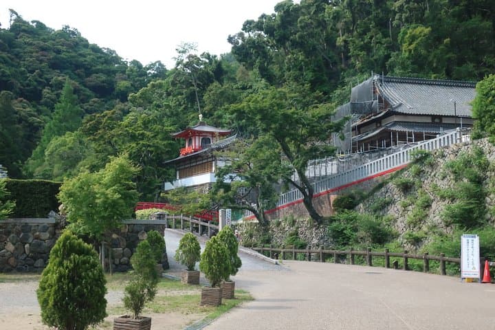 Minoh Waterfall and nature walk through the Minoh Park — photo 9