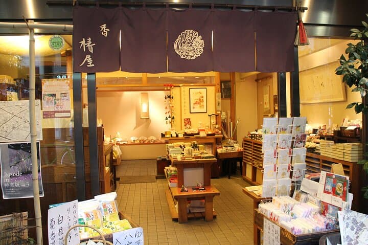 Tokyo highlights, Korakuen Garden, Kagurazaka Backstreet Walking — photo 12