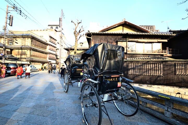 Gion Walking Tour by Night — photo 10