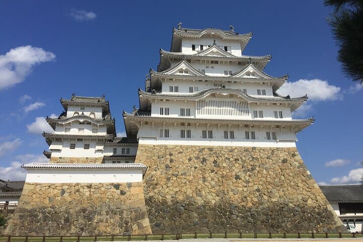 Full-Day Private Guided Tour to Himeji Castle — photo 1