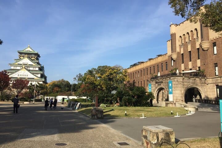 Half-Day Private Guided Tour to Osaka Castle — photo 9
