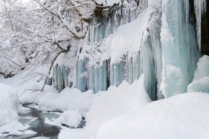 Icicle Trekking Experience in Nishiwaga Town Iwate Prefecture — photo 5