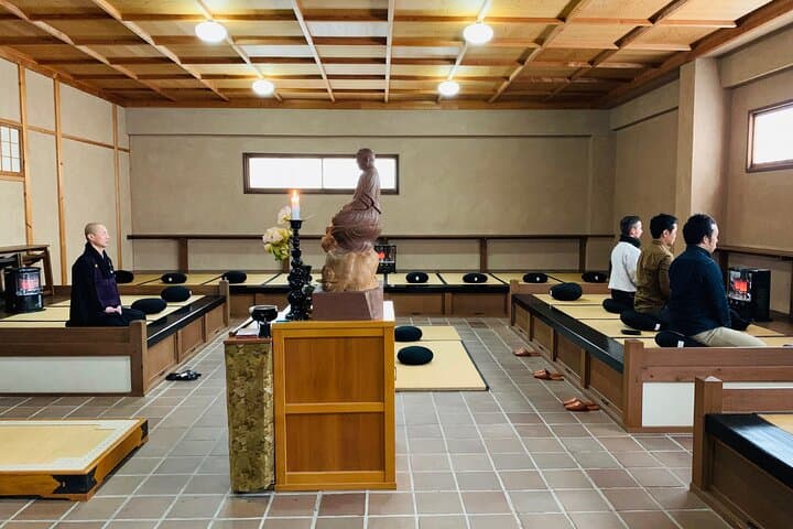 Zen Meditation & Higashiyama Temple Walking Tour