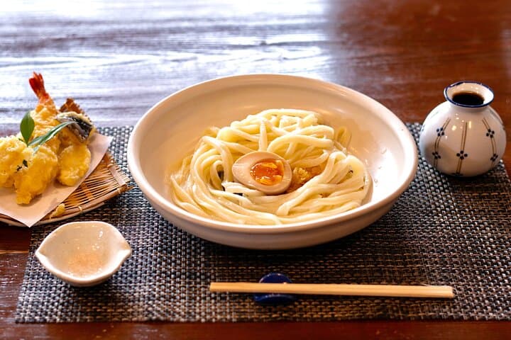 Small-Group Walking Tour with Udon Cooking Class in Hino — photo 2