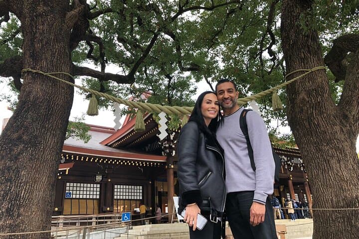 Tokyo Private Cherry Blossom Tour with a Local – Picnic Included — photo 7