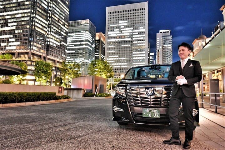 Private Tokyo Night Driver-Guided Tour — photo 3