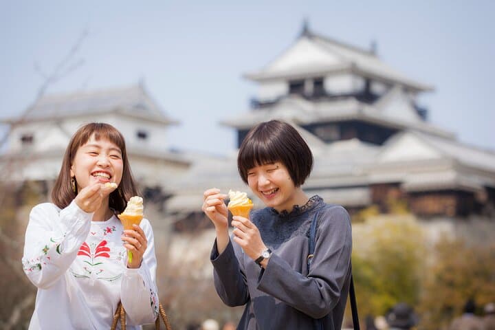 [Town walk] Stroll around Matsuyama Castle and enjoy local shopping — photo 6
