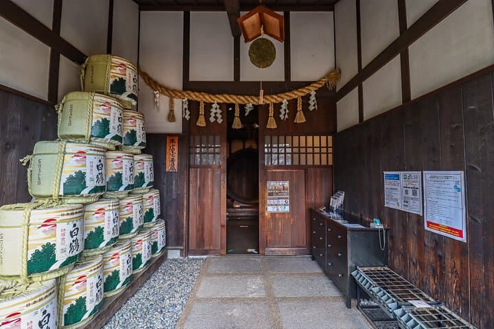 Sake Brewery and Japanese Life Experience Tour in Kobe — photo 9
