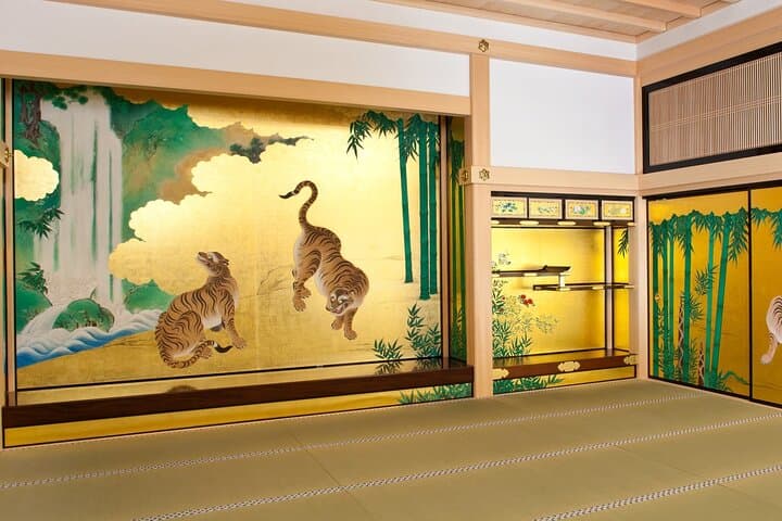 Guided Half-day Tour(AM) to Nagoya Castle & Toyota Commemorative Museum — photo 6