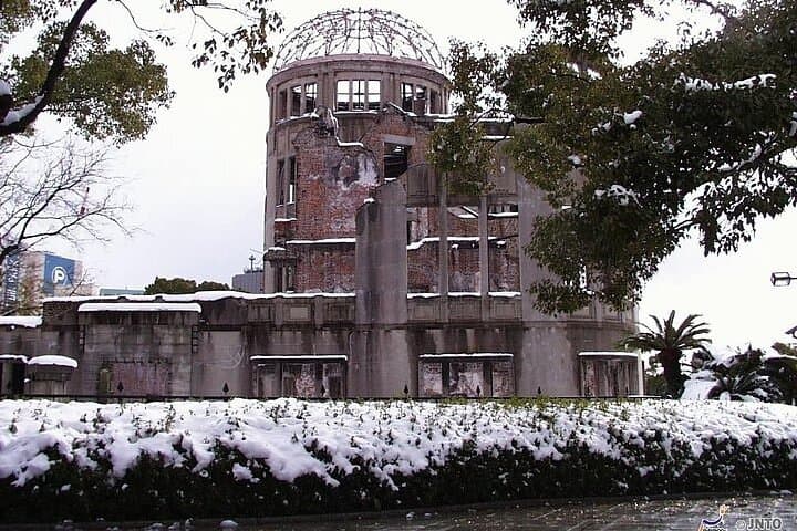 Hiroshima Local Food and Peace Memorial Park 1 Day Walking Tour — photo 9